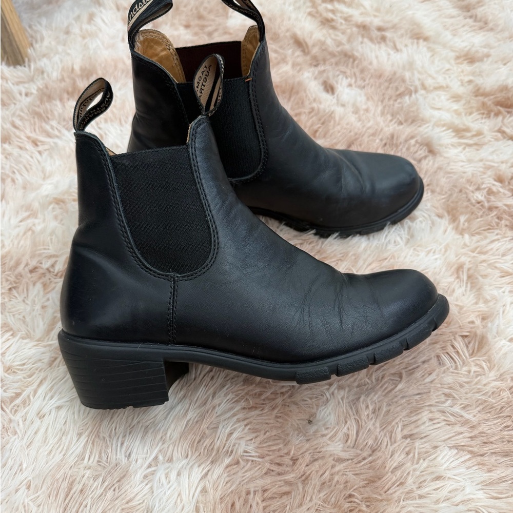 Blundstone Black Leather Chelsea Heeled Boots